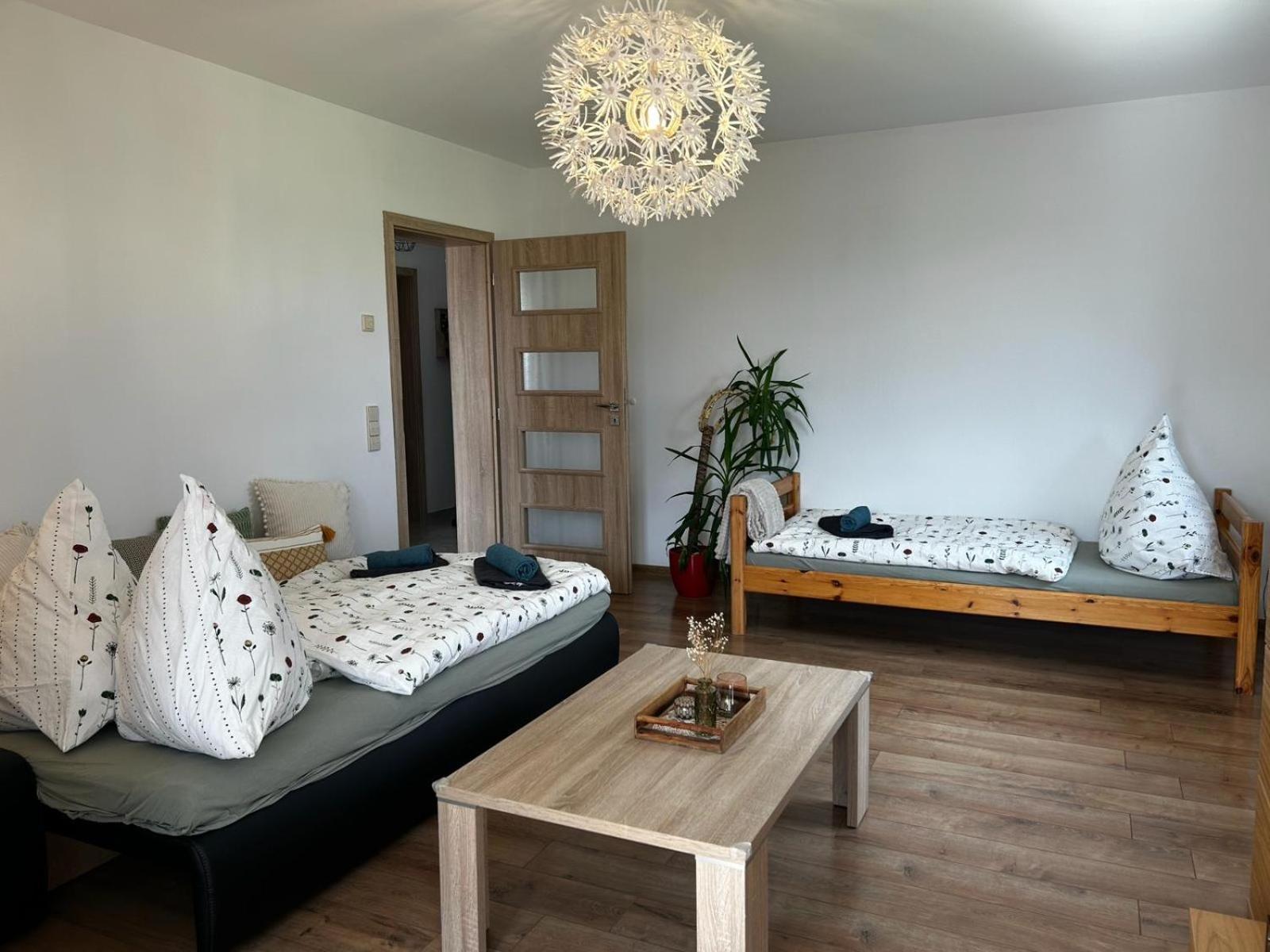 Stadt. Land. See. Ferienwohnung Leipzig Bagian luar foto