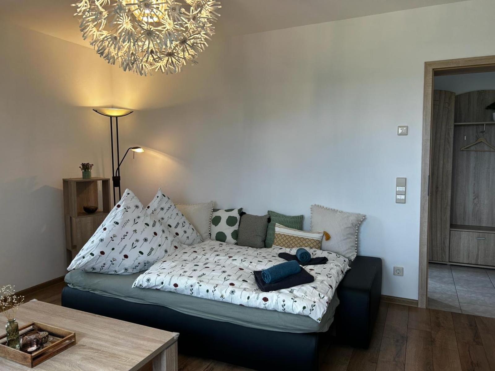 Stadt. Land. See. Ferienwohnung Leipzig Bagian luar foto